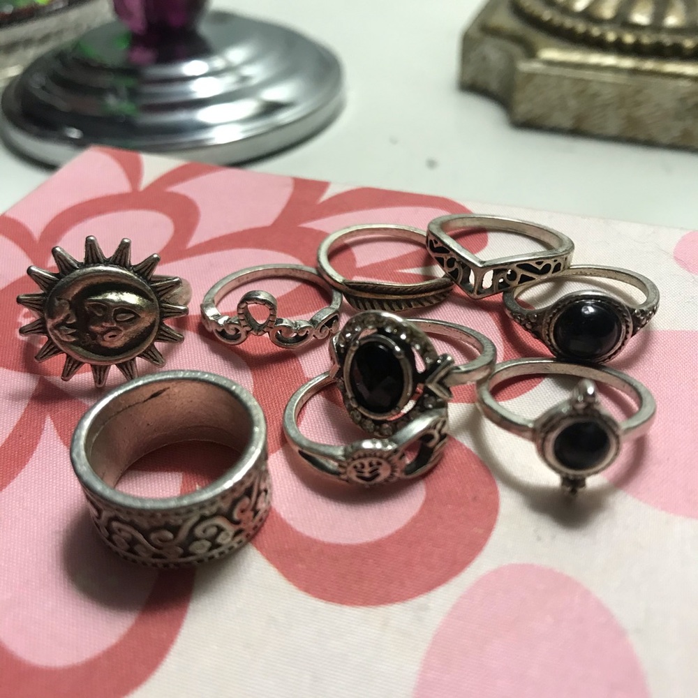 Set of nine silver rings
